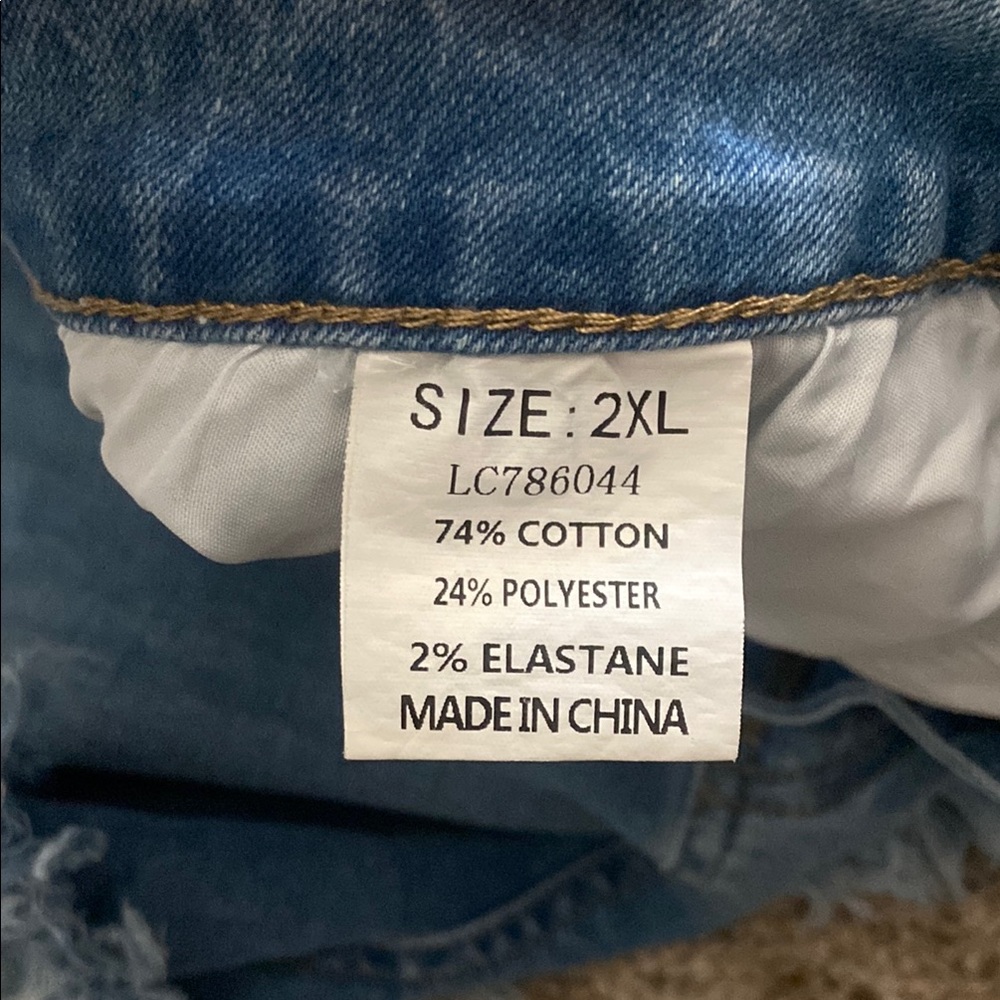 Amazon Blue Jean Shorts Distressed Frayed Hem - Picture 2 of 6